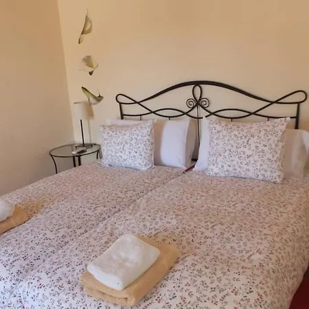 Hébergement de vacances Maria, Bonita Casa Con Jardin Y Piscina Privada En *