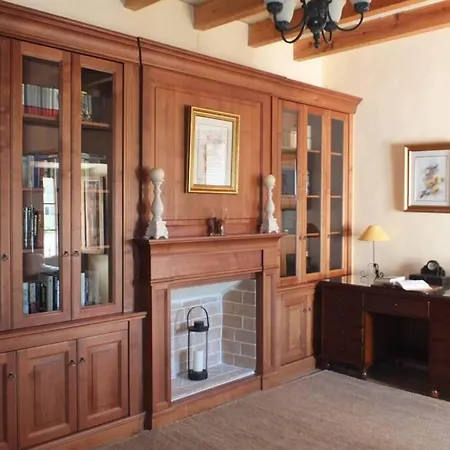 Maria, Bonita Casa Con Jardin Y Piscina Privada En Holiday home